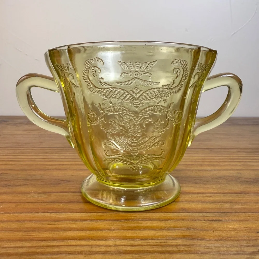 Vintage Federal Glass Patrician "Spoke" Creamer & Sugar Set |  Depression Glass - Picture 7 of 14